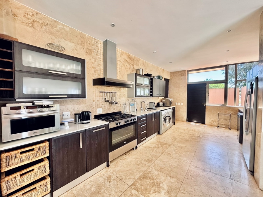 5 Bedroom Property for Sale in Waterford Golf and River Estate Free State
